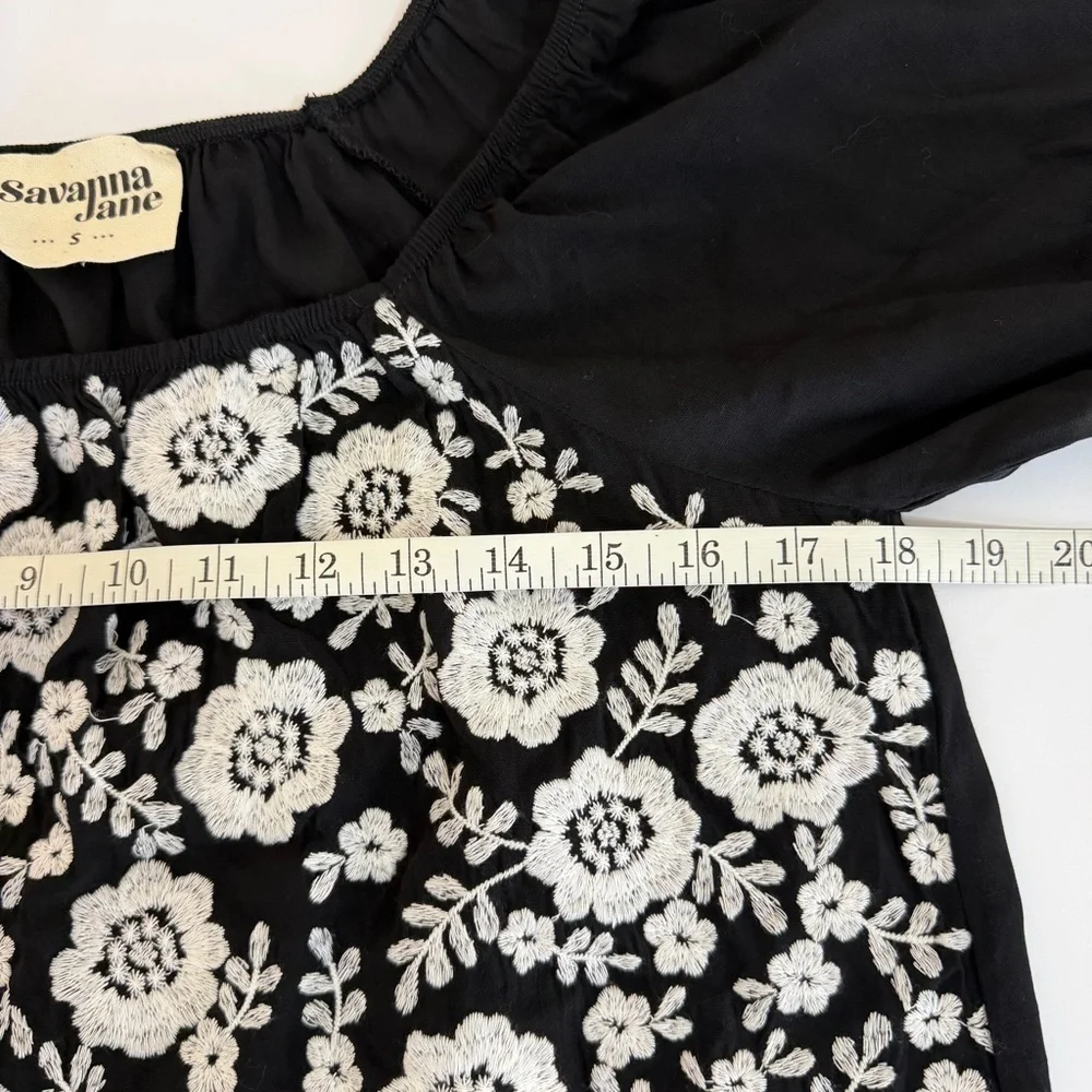 Savanna Jane Women's Embroidered Floral Boho Top Black/White Size Small - Picture 9 of 9